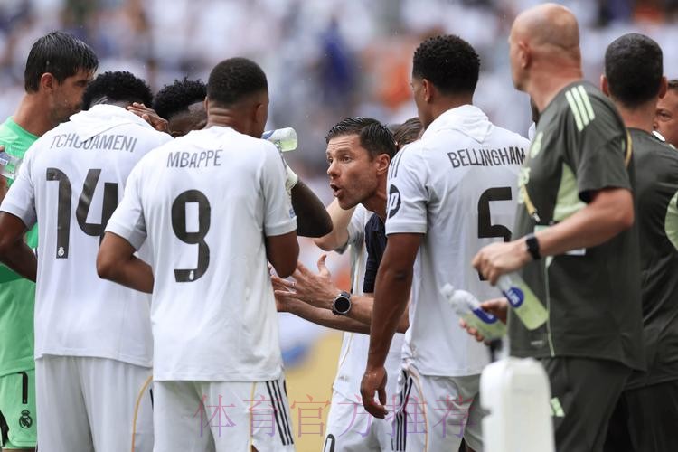 阿斯：阿隆索为卡马文加制定计划 让他踢多个位置